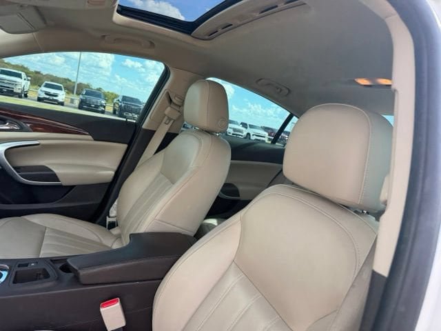 Used 2016 Buick Regal Premium FWD image 9