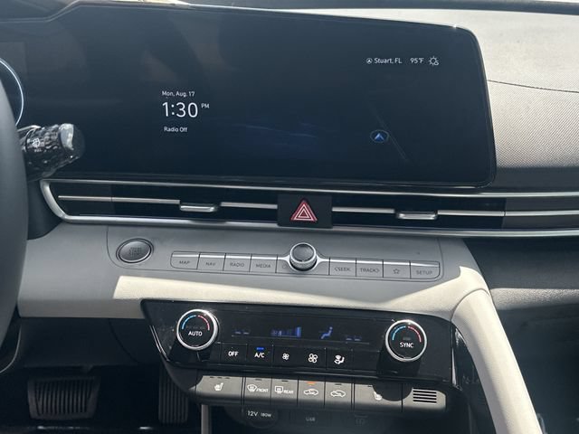 Certified 2024 Hyundai Elantra Limited FWD image 19