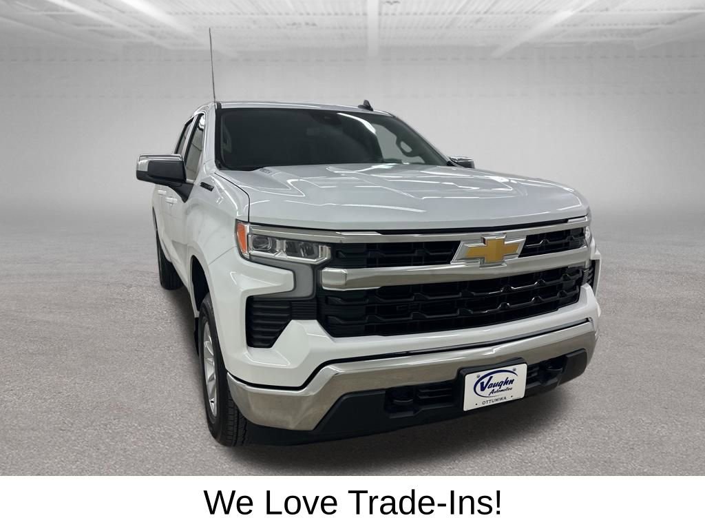 Used 2025 Chevrolet Silverado 1500 LT image 3