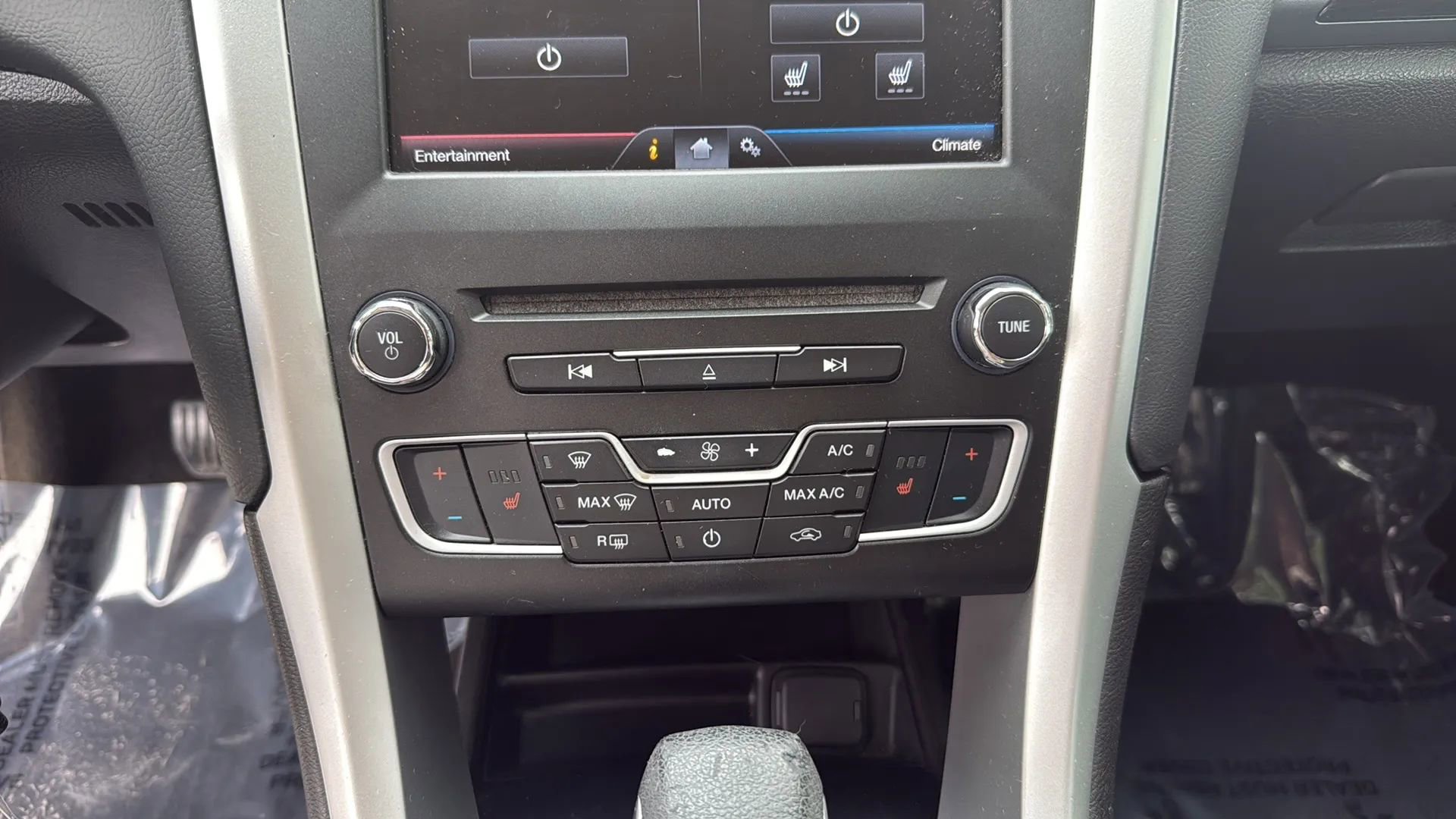 Used 2016 Ford Fusion SE FWD image 35