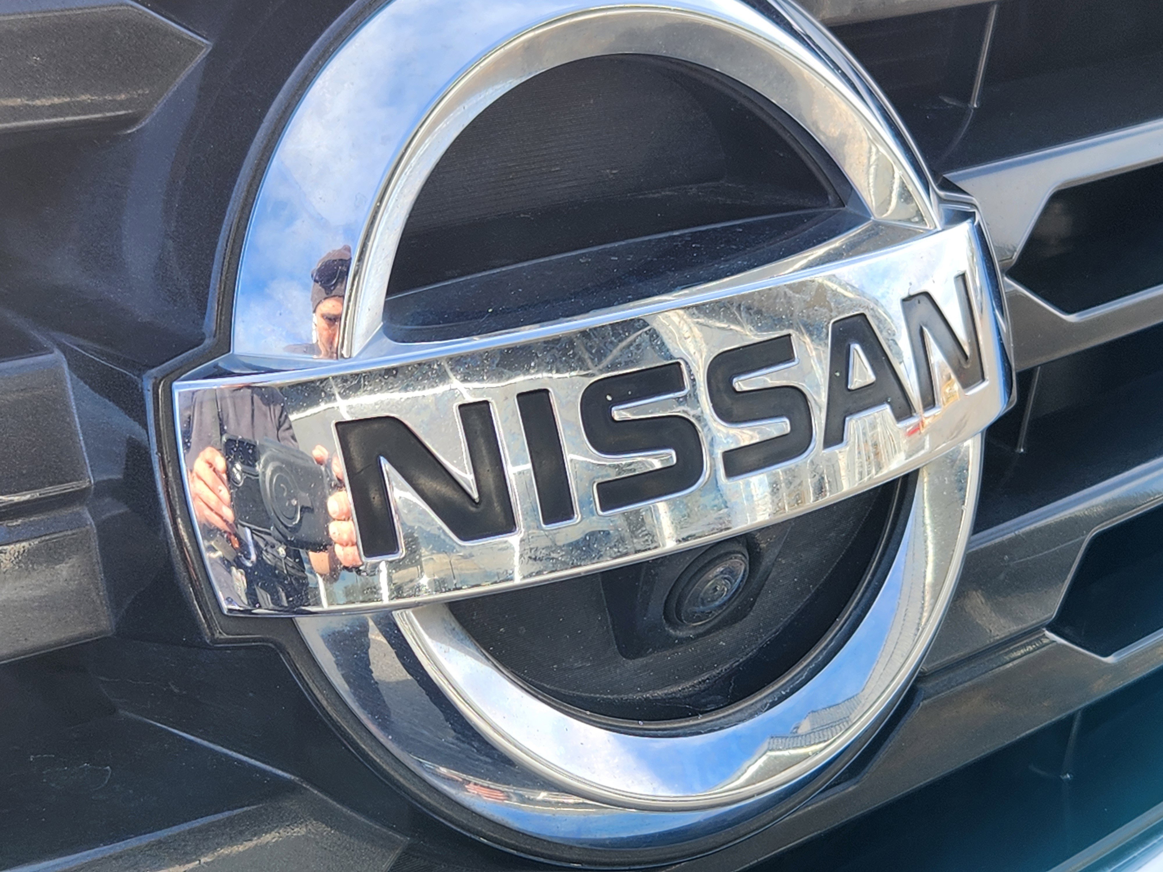 Used 2017 Nissan Pathfinder Platinum image 19