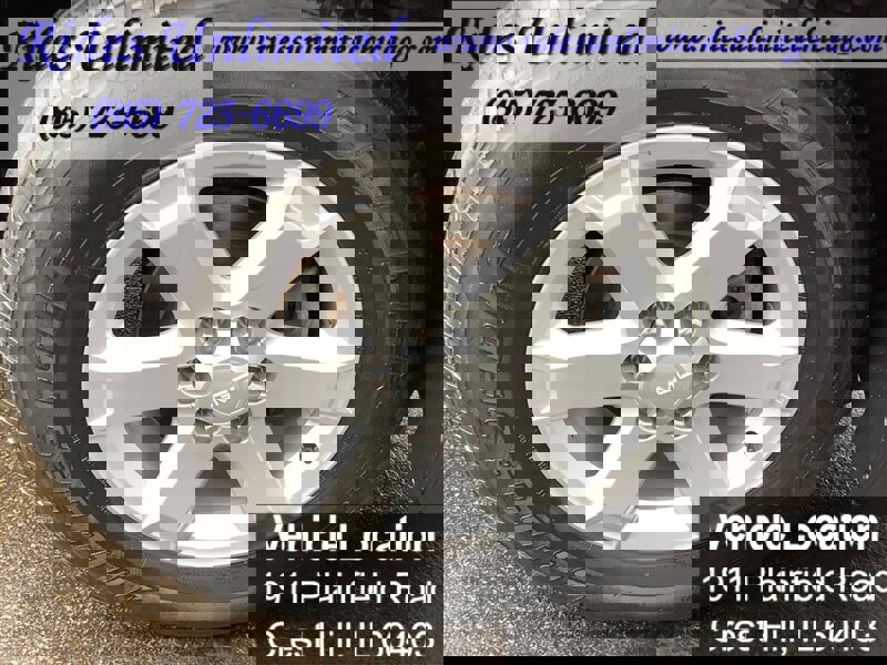 Used 2013 GMC Acadia SLE image 29