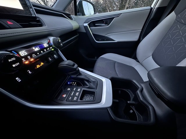 Used 2024 Toyota RAV4 XLE image 16