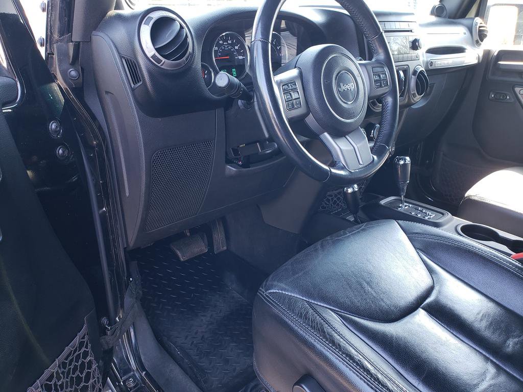 Used 2013 Jeep Wrangler Unlimited Sahara AWD/4WD image 11