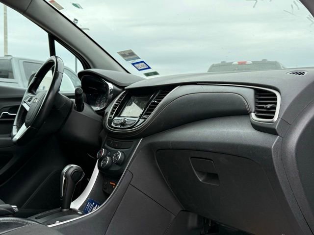 Used 2018 Chevrolet Trax LT w/ LT Convenience Package image 12