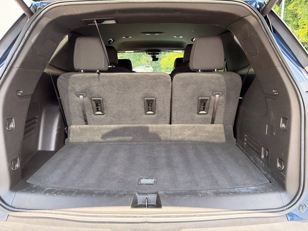 Used 2023 Chevrolet Traverse LT FWD image 18