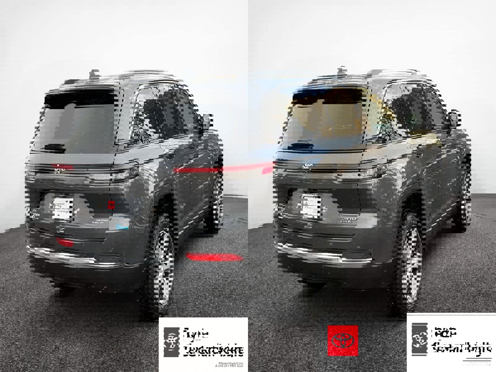 Used 2022 Jeep Grand Cherokee Limited image 5