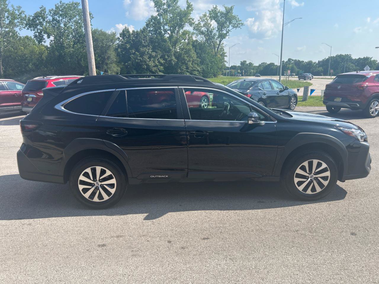 Used 2024 Subaru Outback Premium AWD/4WD image 4