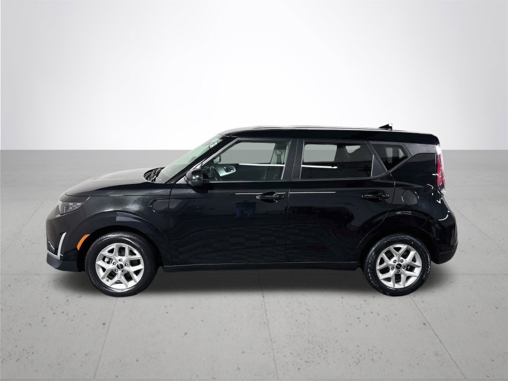 Used 2024 Kia Soul LX w/ Option Group 015 FWD image 9