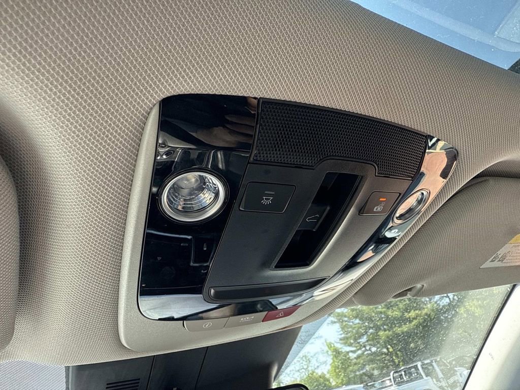 Used 2023 Kia Sorento S w/ Panoramic Sunroof Package AWD/4WD image 30