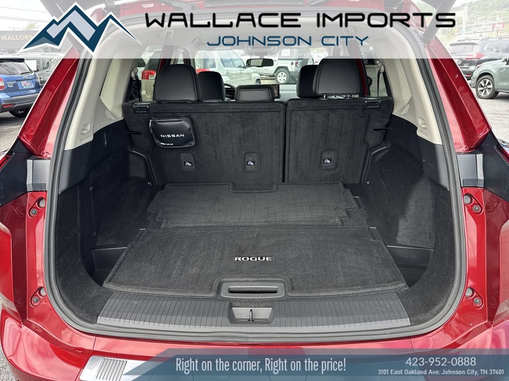 Used 2025 Nissan Rogue SL AWD/4WD image 42