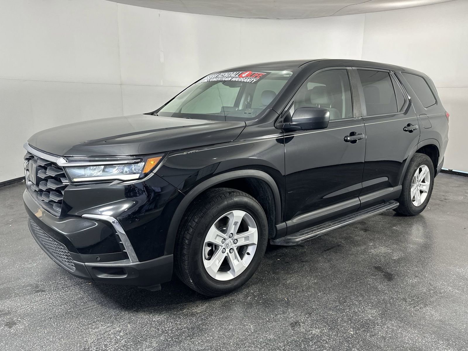 Used 2023 Honda Pilot LX image 6