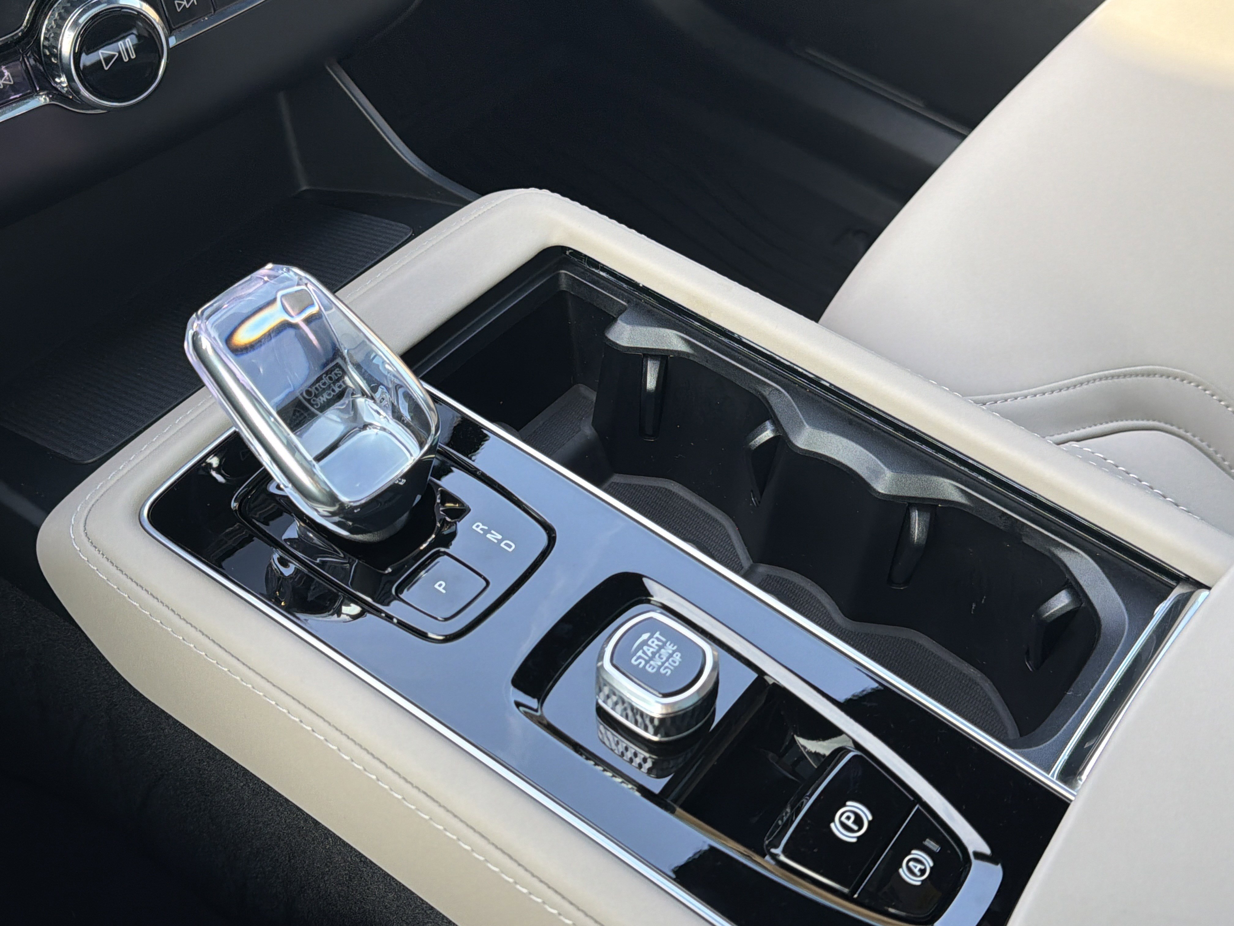 Used 2026 Volvo XC90 T8 Plus w/ Protection Package Premier image 26