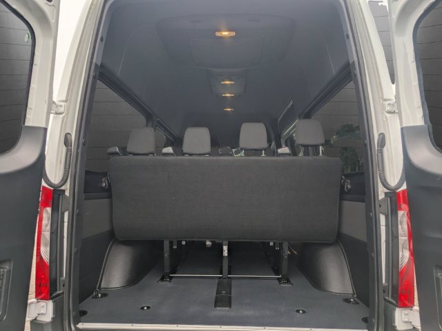 Used 2024 Mercedes-Benz Sprinter 2500 image 31