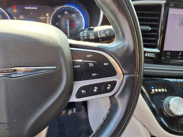 Used 2022 Chrysler Pacifica Limited image 18