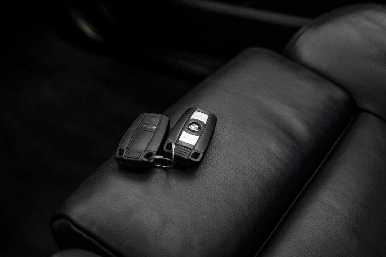 Used 2010 BMW M5 RWD image 49