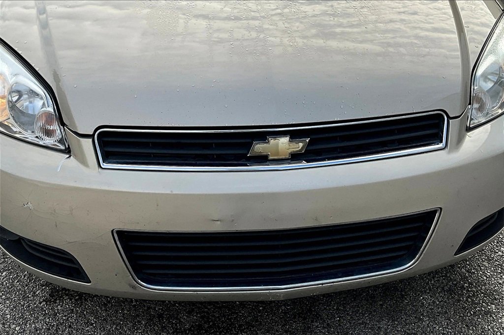 Used 2010 Chevrolet Impala LT w/ Luxury Edition Package image 30