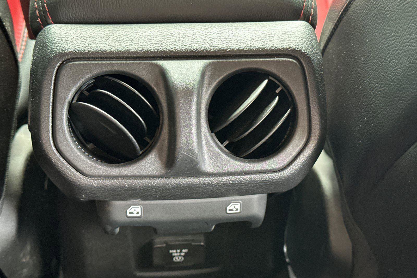 Used 2023 Jeep Wrangler Unlimited Rubicon 4xe image 13