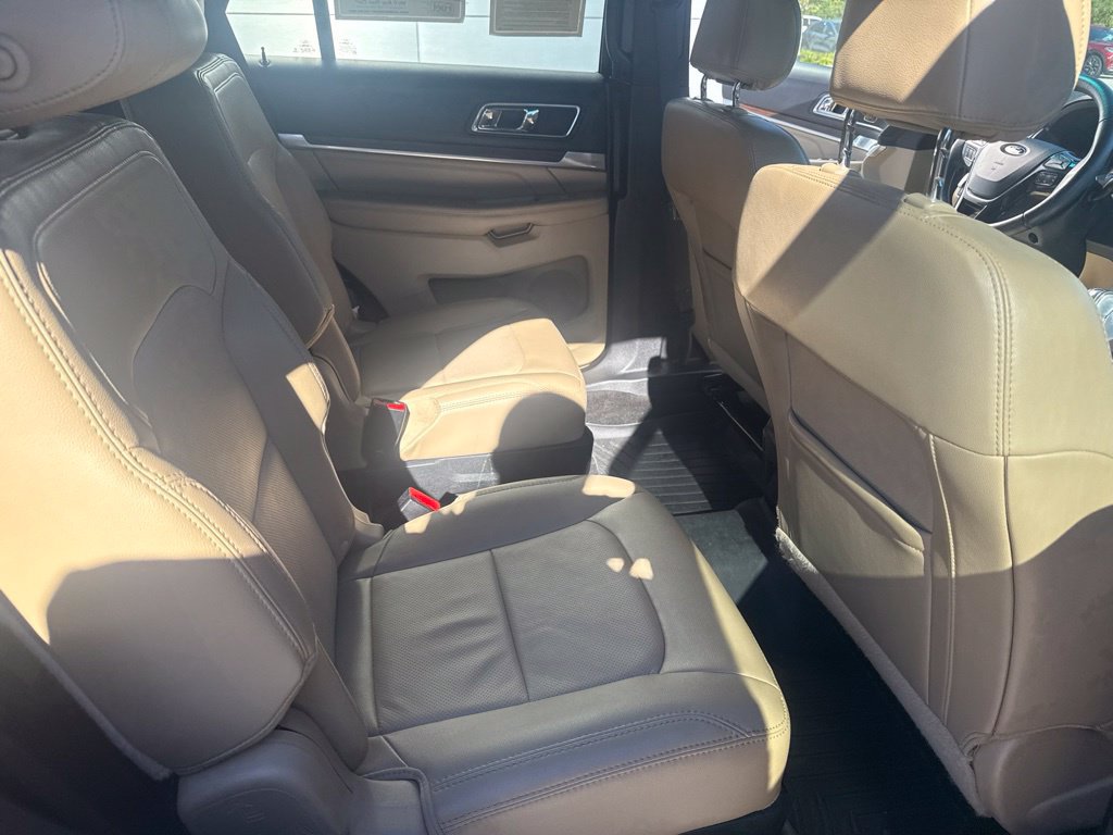 Used 2017 Ford Explorer Limited w/ Equipment Group 301A FWD image 32