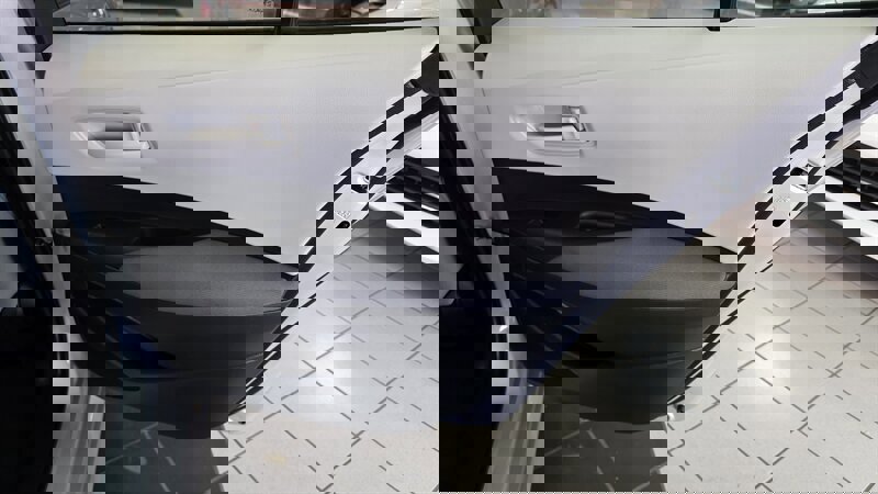 Used 2023 Toyota Corolla LE image 24