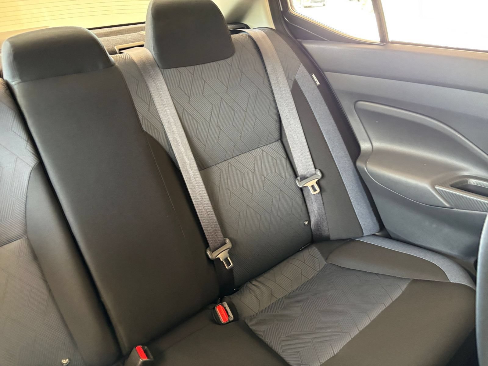 Used 2025 Nissan Versa SV FWD image 34