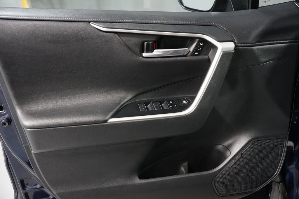 Used 2023 Toyota RAV4 Limited image 31