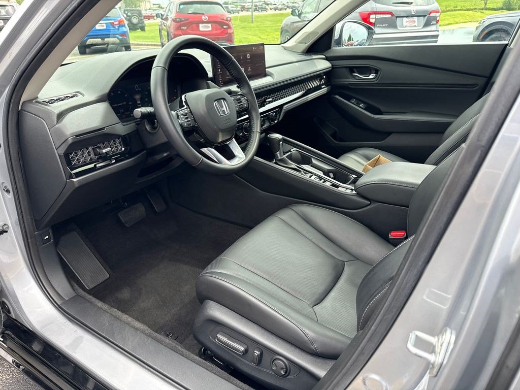 Certified 2023 Honda Accord Touring image 18