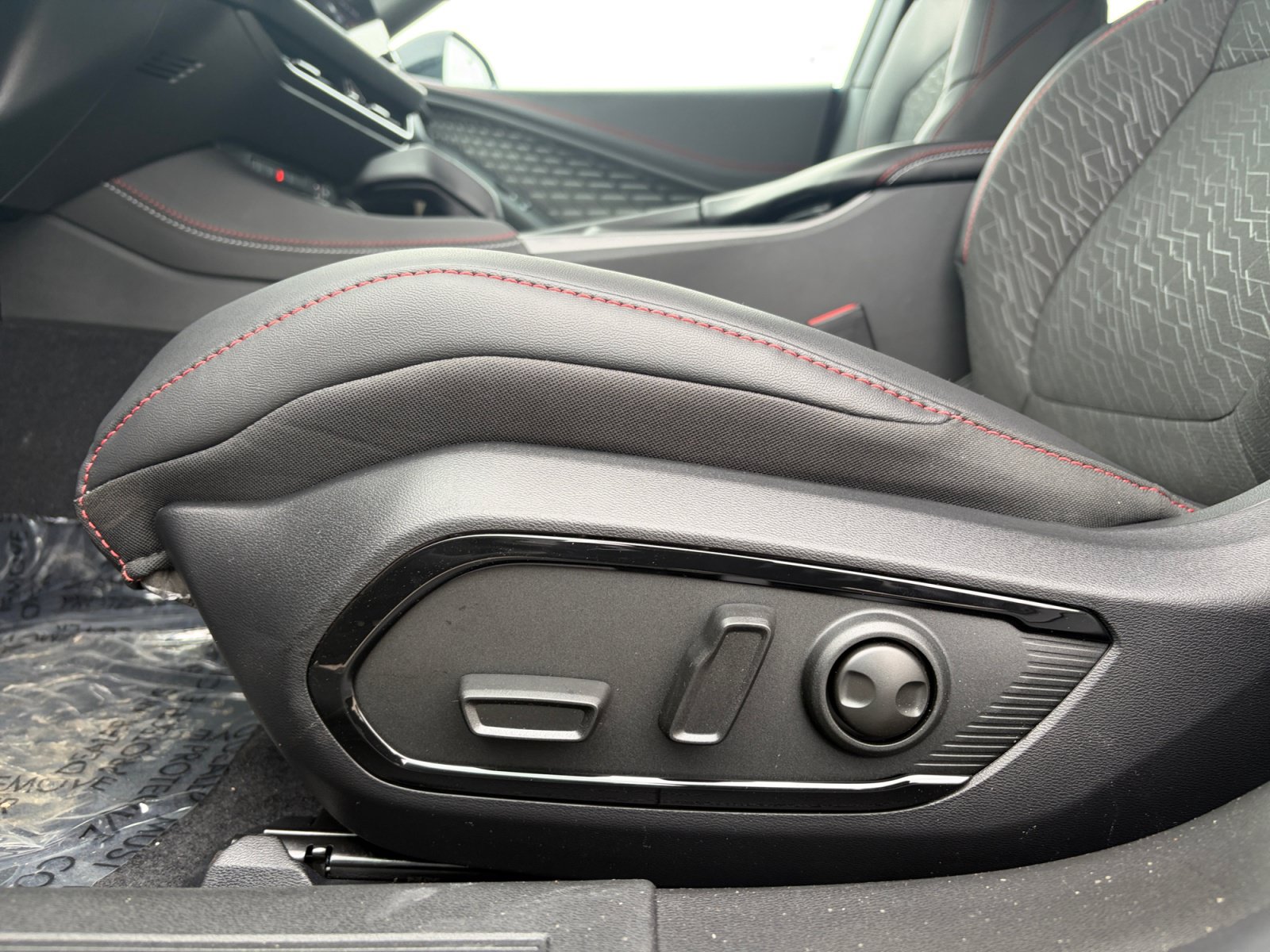 New 2026 Dodge Charger R/T w/ Driver Convenience Group AWD/4WD image 19