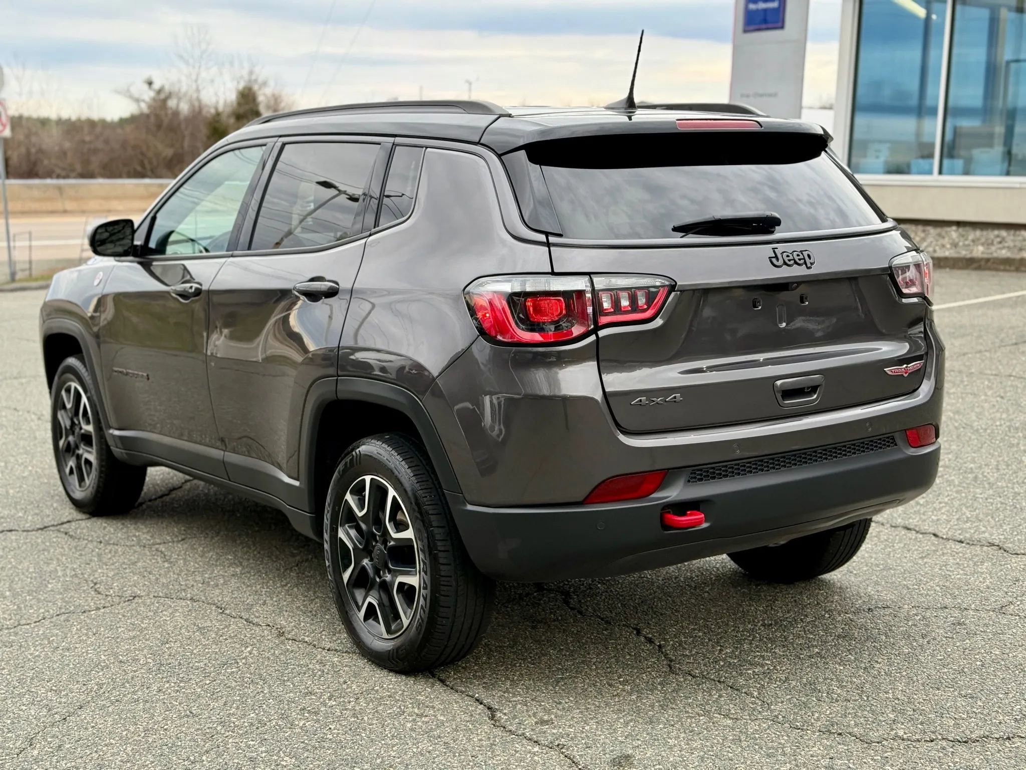 Used 2021 Jeep Compass Trailhawk image 7