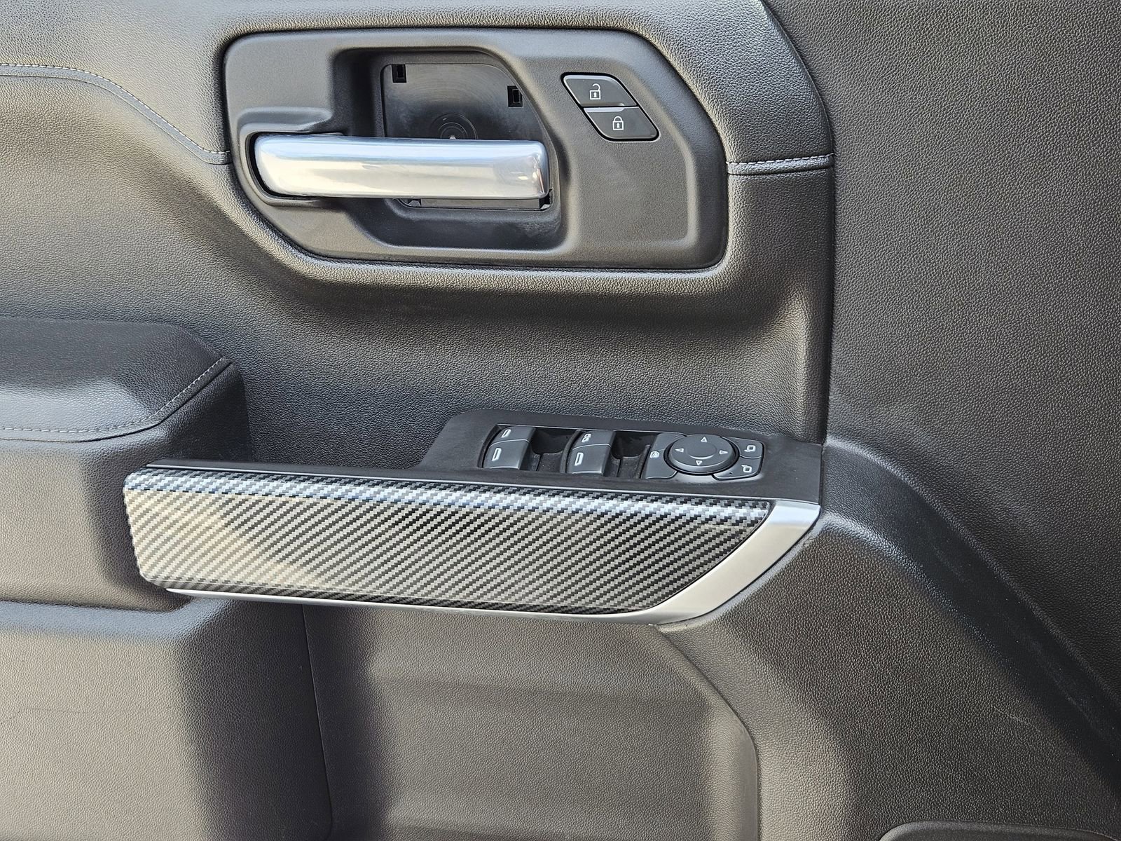 Used 2021 Chevrolet Silverado 1500 LT AWD/4WD image 27