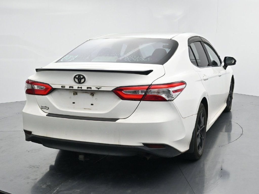 Used 2018 Toyota Camry LE FWD image 6