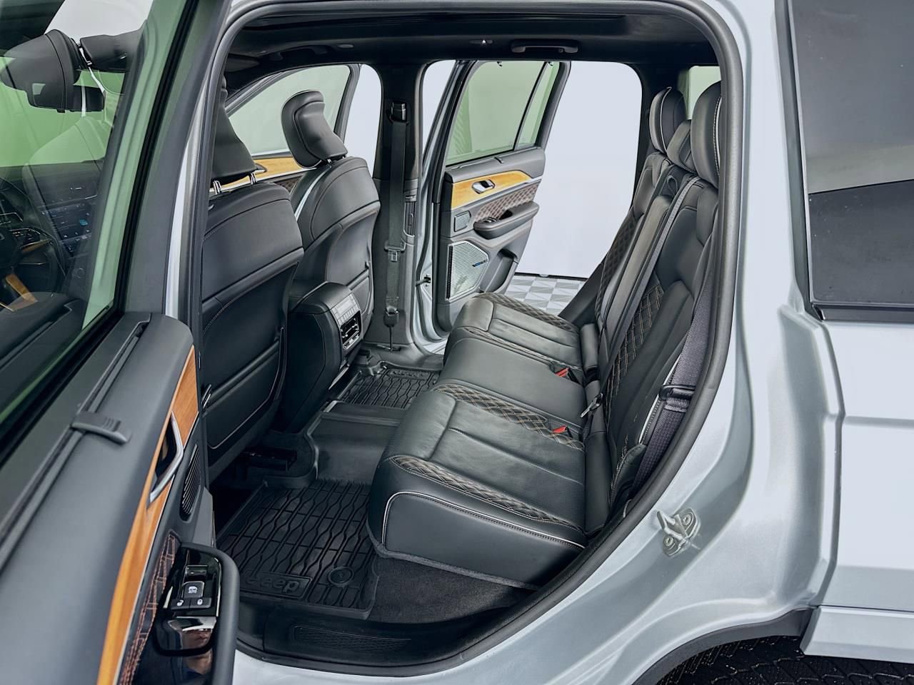 Used 2022 Jeep Grand Cherokee Summit image 37