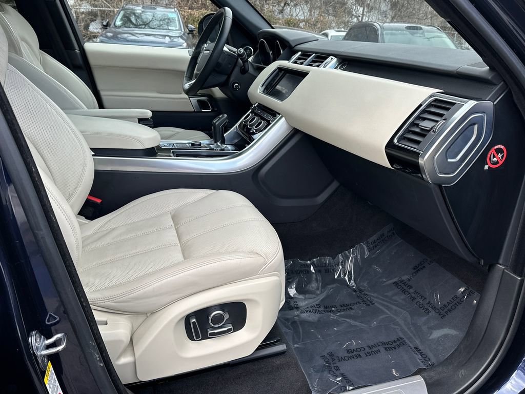 Used 2016 Land Rover Range Rover Sport HSE image 12