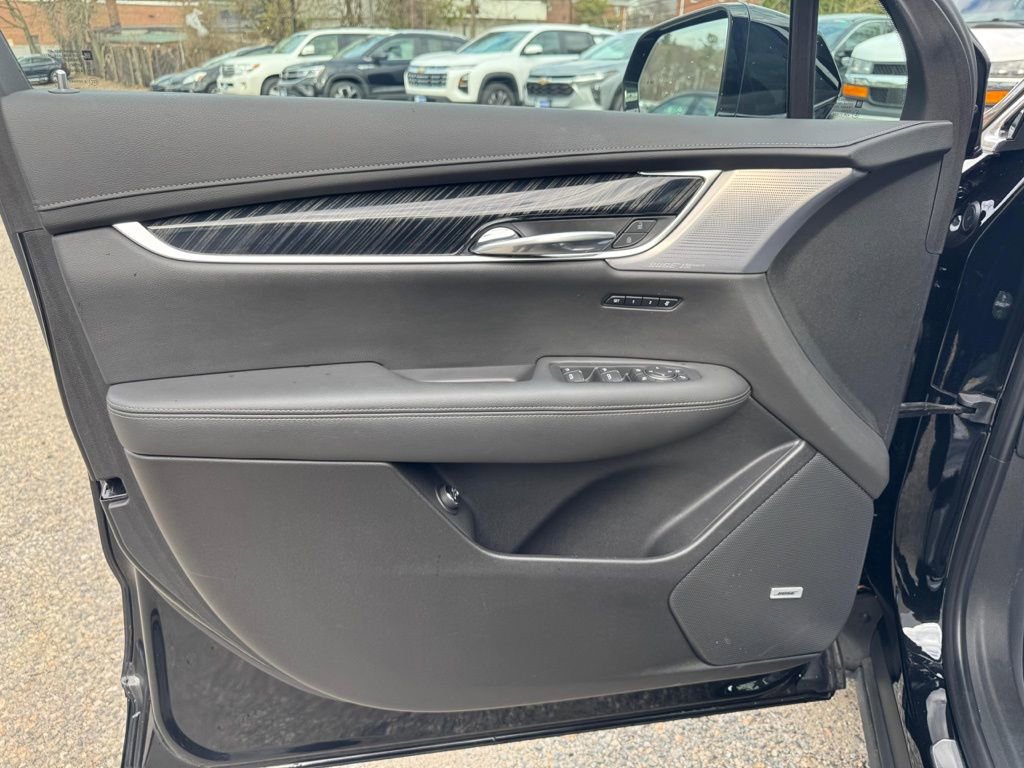 Used 2024 Cadillac XT6 Premium Luxury AWD/4WD image 11