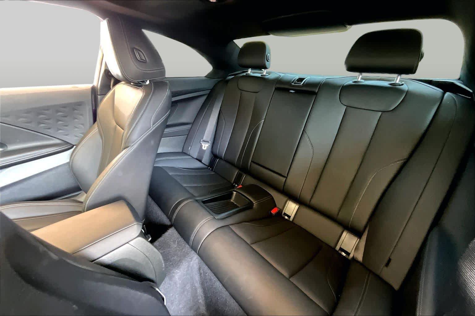 Used 2024 BMW 230i Coupe w/ Convenience Package RWD image 18