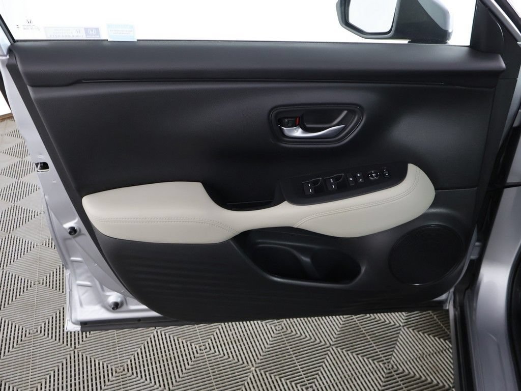 Certified 2026 Honda HR-V LX image 19