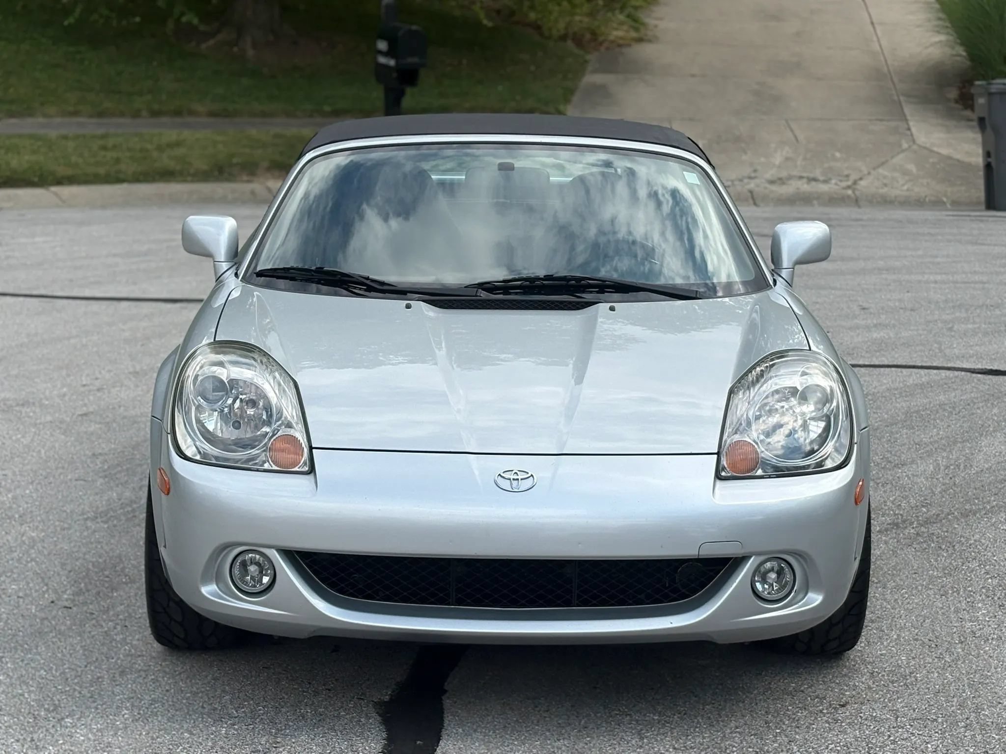 Used 2003 Toyota MR2 RWD image 5