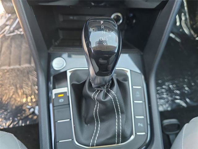 New 2026 Volkswagen Taos SE image 17