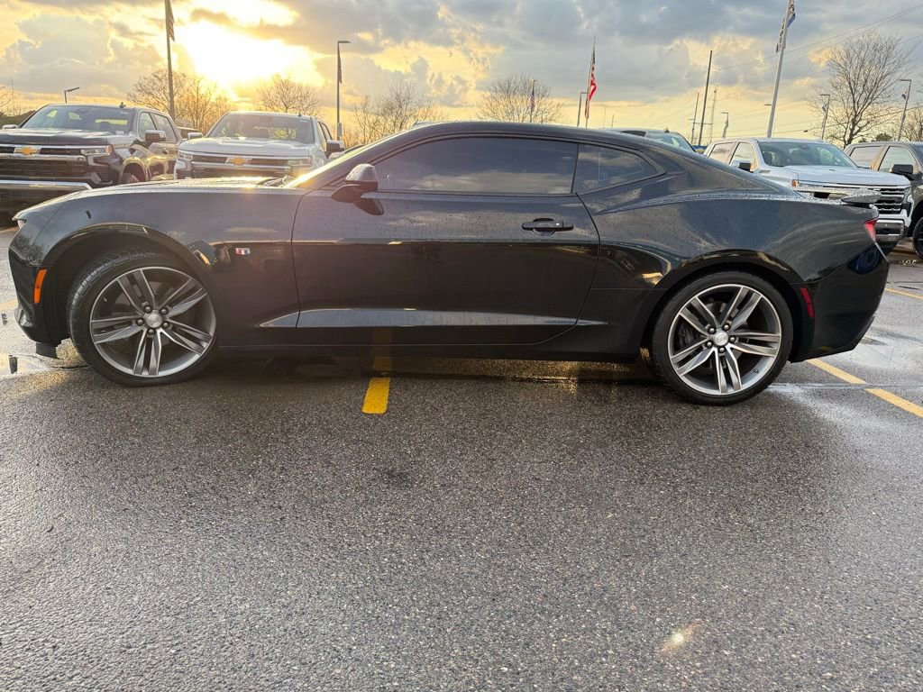 Used 2016 Chevrolet Camaro SS RWD image 2