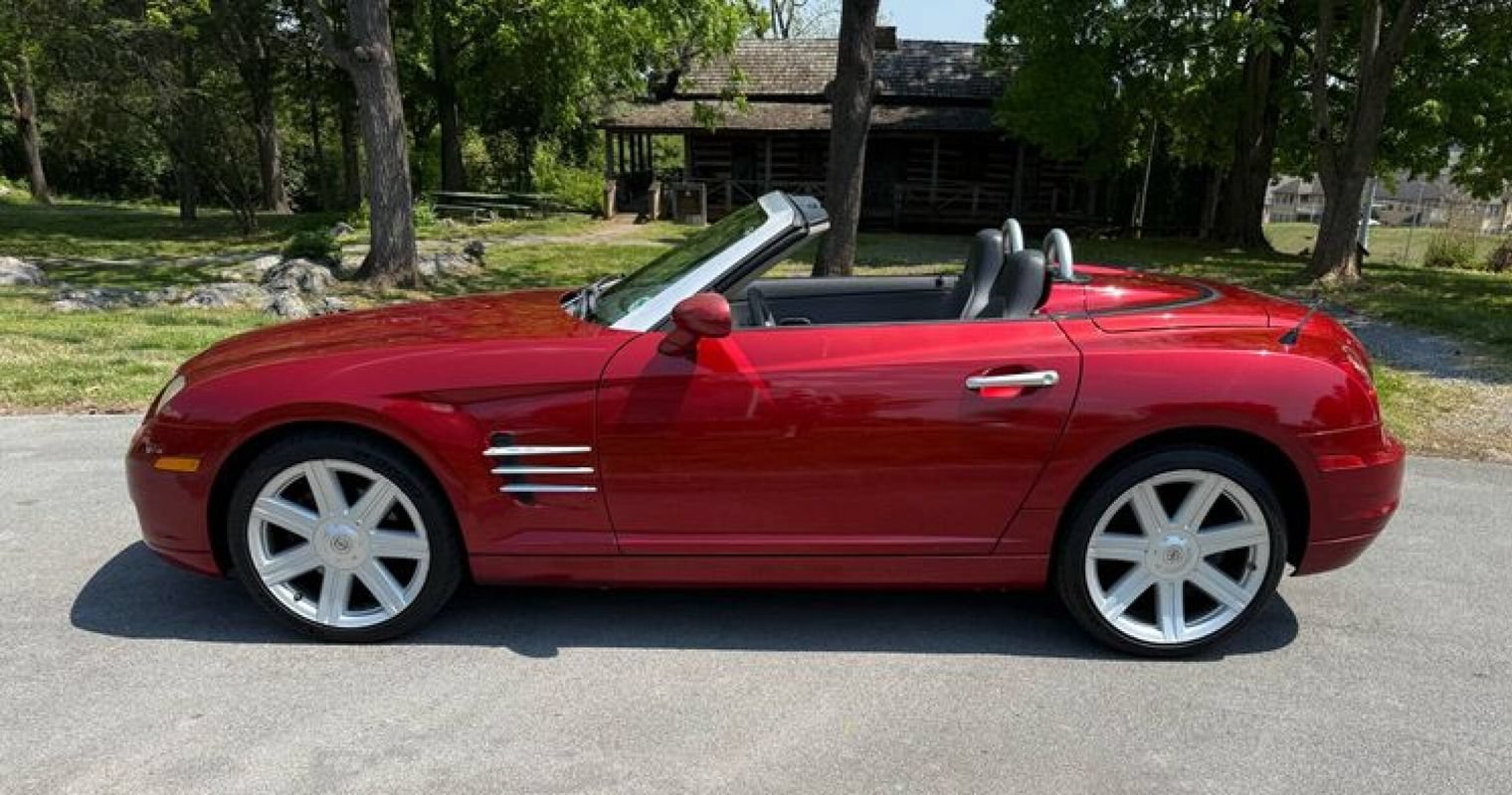 Used 2005 Chrysler Crossfire Limited RWD image 12
