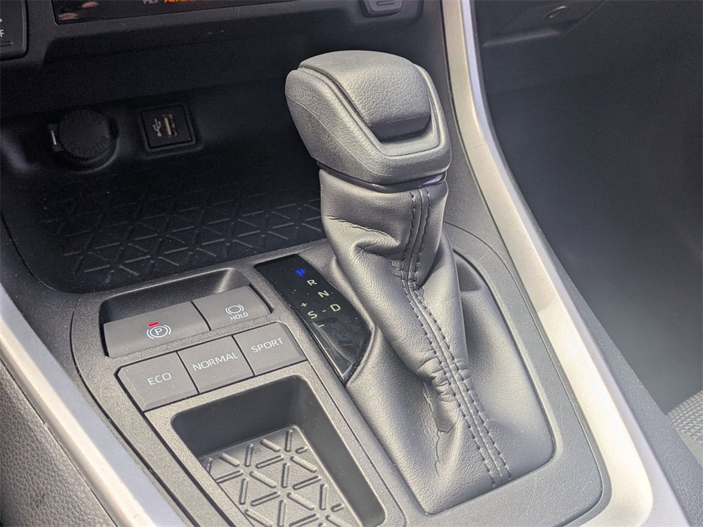 Used 2025 Toyota RAV4 LE image 16