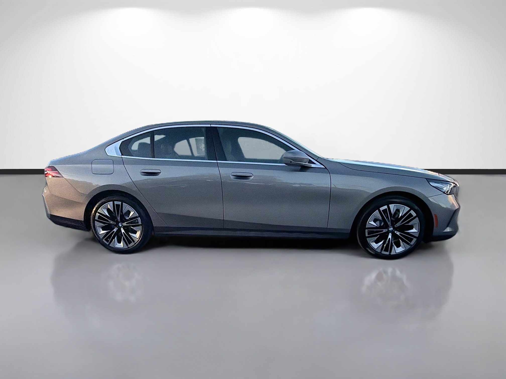 New 2027 BMW 530i xDrive w/ Premium Package AWD/4WD image 2