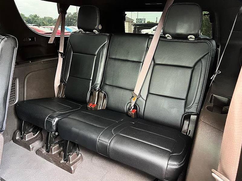 Used 2022 Chevrolet Suburban LT RWD image 46
