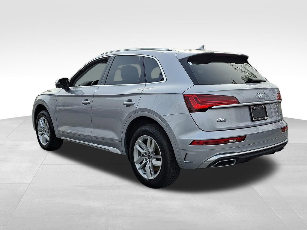 Used 2023 Audi Q5 2.0T Premium w/ Convenience Package AWD/4WD image 4