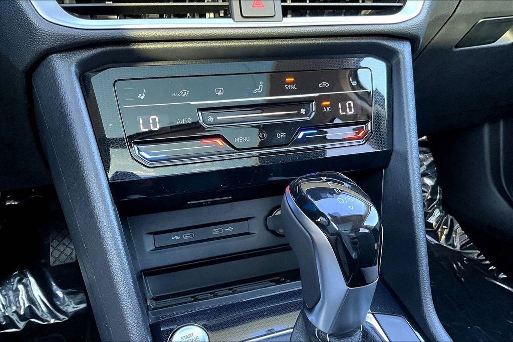 New 2026 Volkswagen Taos SE image 12