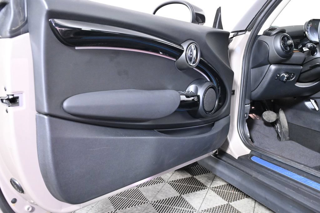Used 2023 MINI Cooper S w/ Signature Upholstery Package FWD image 25