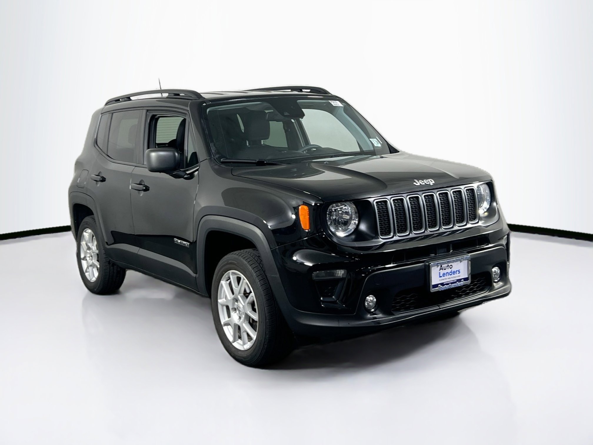 Used 2022 Jeep Renegade Latitude w/ Convenience Group AWD/4WD image 3