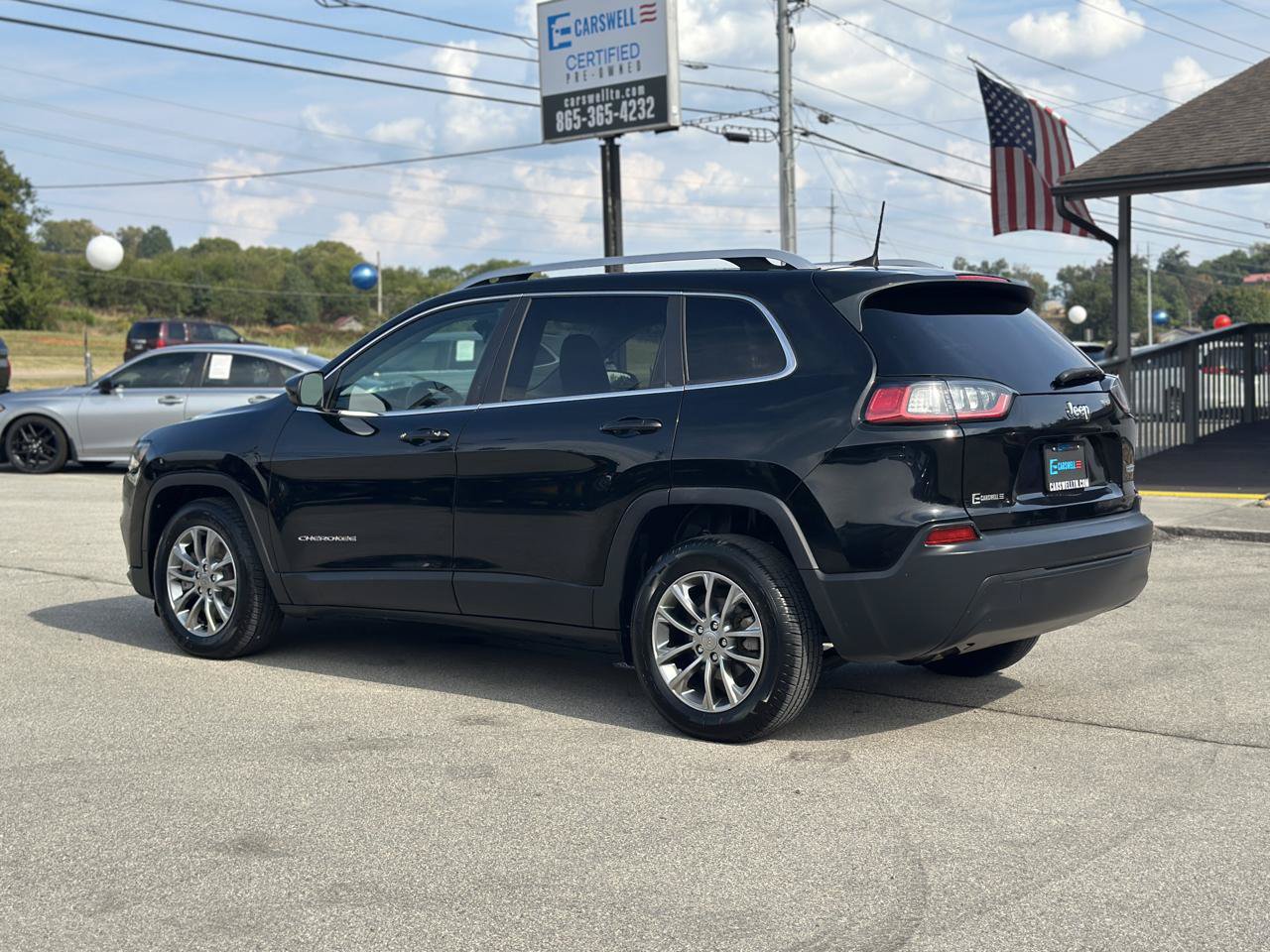 Used 2019 Jeep Cherokee Latitude Plus w/ Comfort/Convenience Group FWD image 6