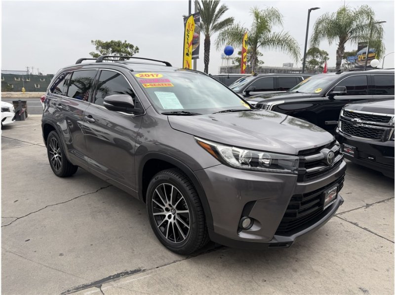 Used 2017 Toyota Highlander SE FWD image 59