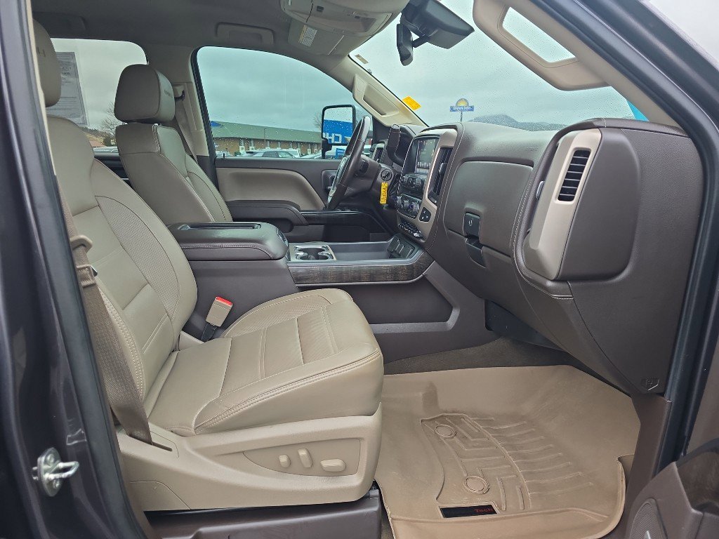 Used 2016 GMC Sierra 3500 Denali w/ Duramax Plus Package image 27